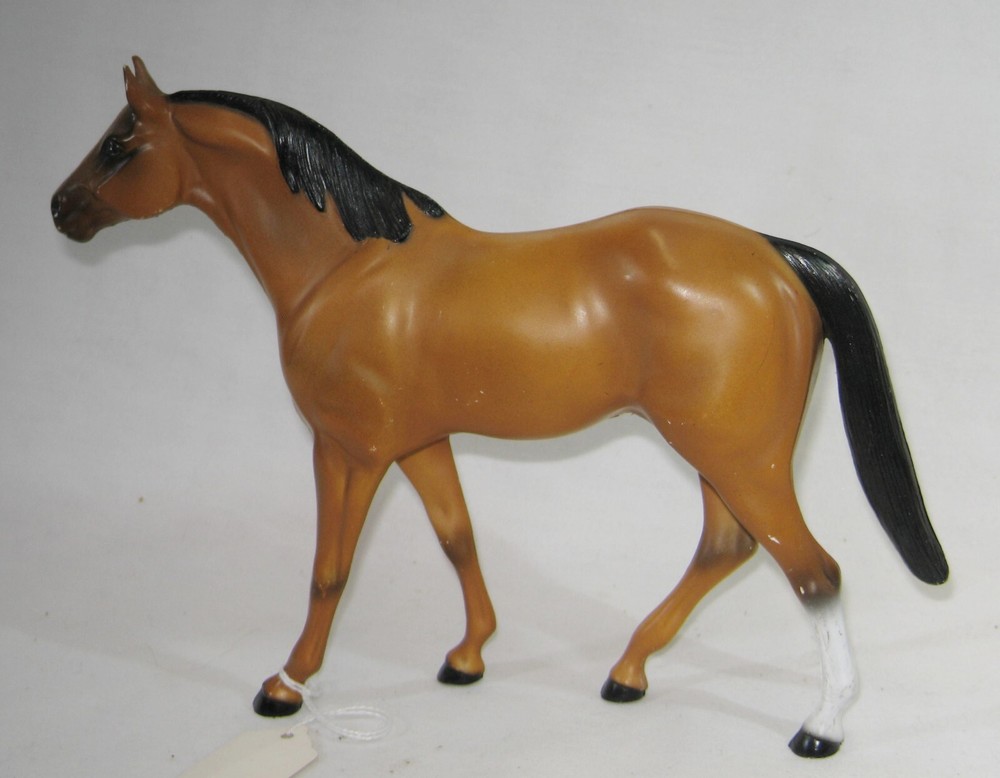 Hartland horse bay thoroughbred ISSUES