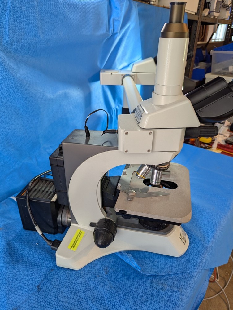 ACCU-SCOPE Observation/Teaching Microscope with THREE(x3) Objectives