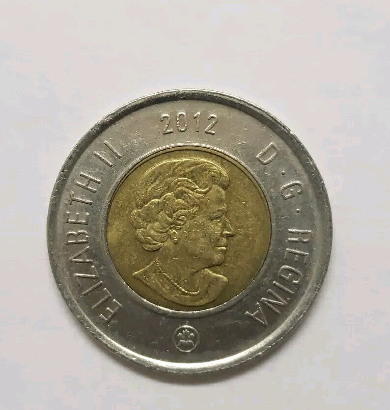 RARE 2012 old generation Canada $2 Circulated.