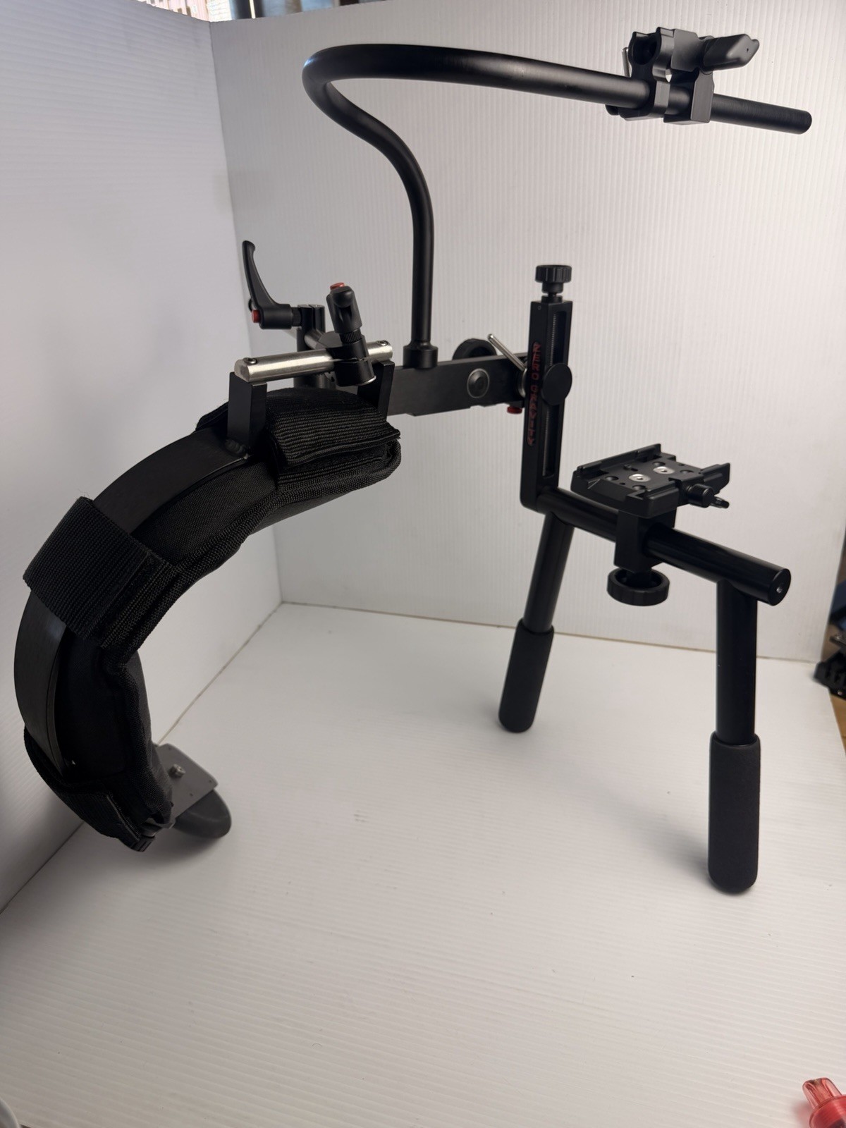 VariZoom Zero Gravity Camera Support System w/ Soft Carry Case