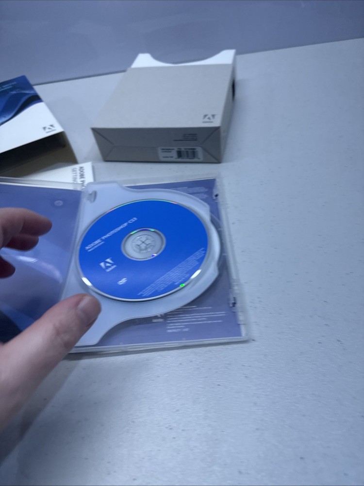 Adobe Photoshop CS3 MAC UPGRADE CD with Serial Number, Getting Started Guide