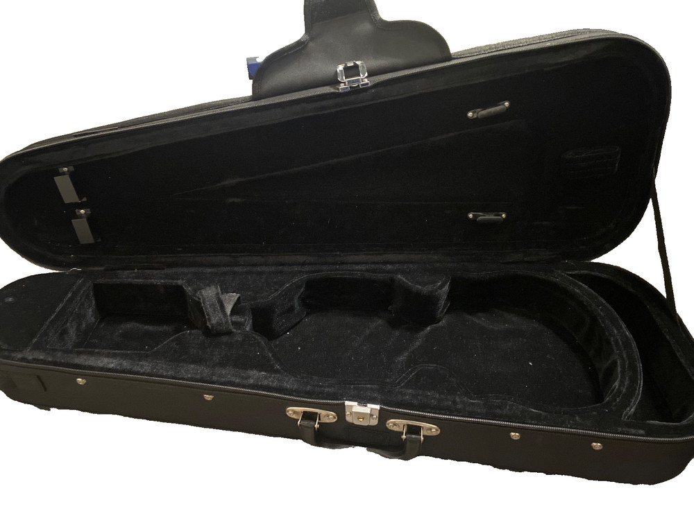 4/4 Violin Slightly used With case tunner strings bow 2X rosin string protector+