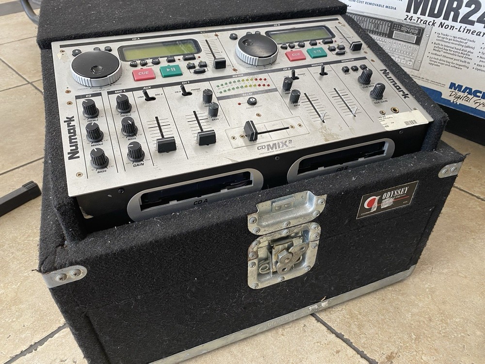 Numark CDMIX2 Professional CD Mixing Console Duel Player Fully Flight Cased