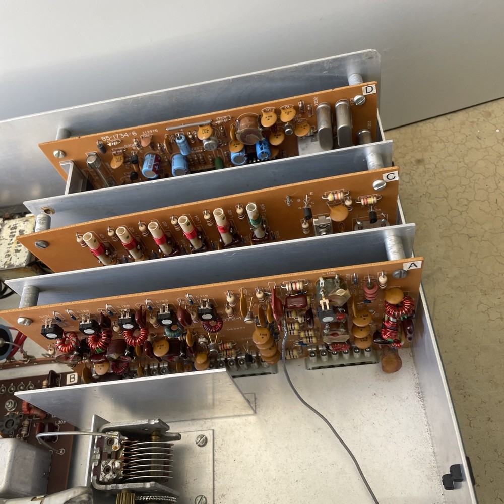 Heathkit HR-1680 Ham Shortwave Receiver Powers On Untested Sold As Is