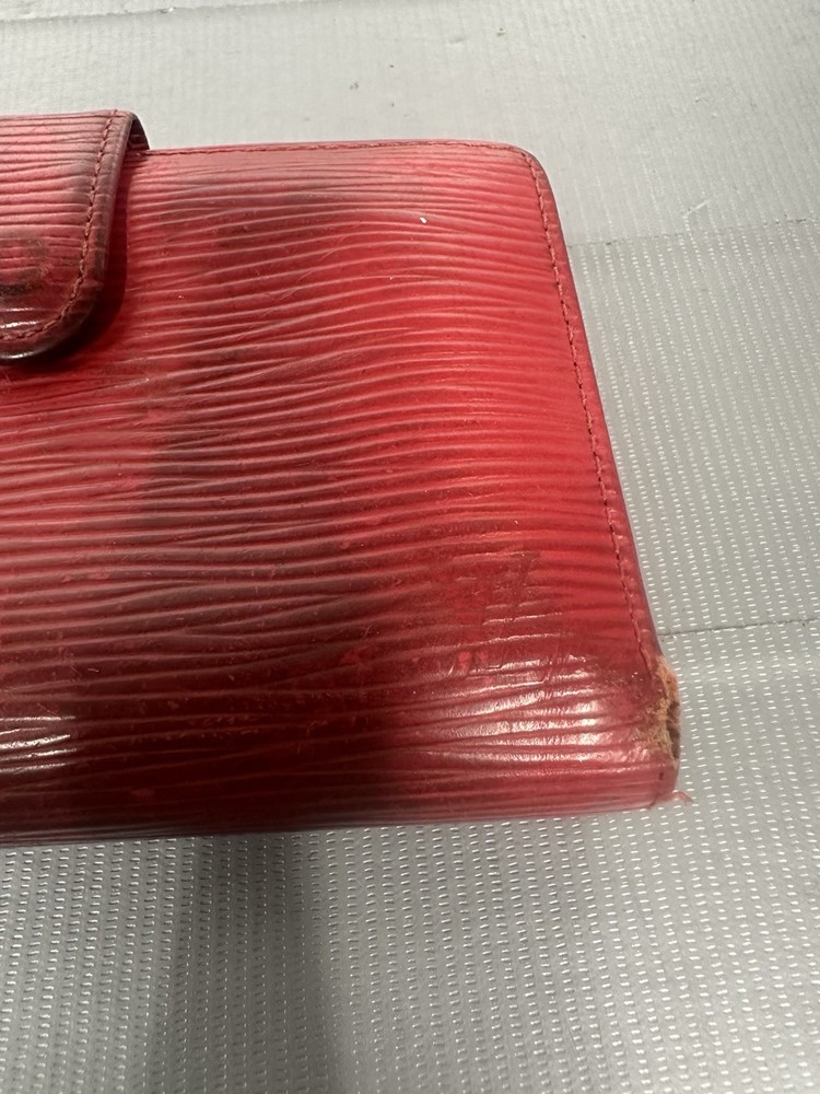 LOUIS VUITTON Epi Agenda Red LV Auth