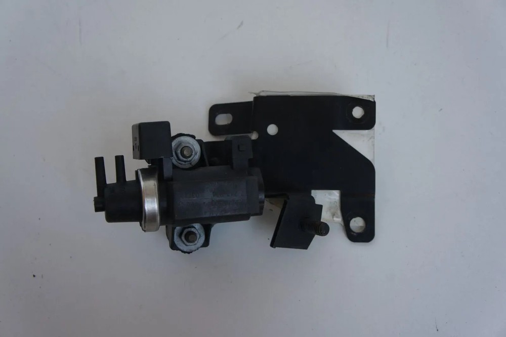 Genuine BMW E87 E46 E90 E91 E92 E93 E39 E60 Pressure Converter 11747796634