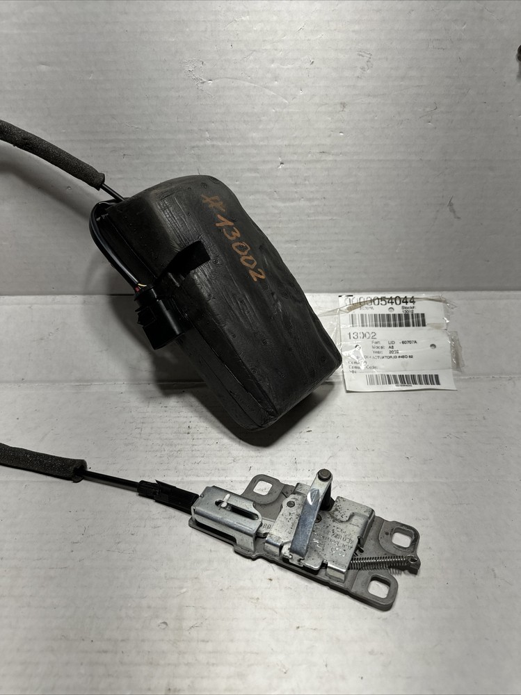 2004-2010 Audi A8 Trunk Actuator 4eo 82 OEM Pulled Years Ago