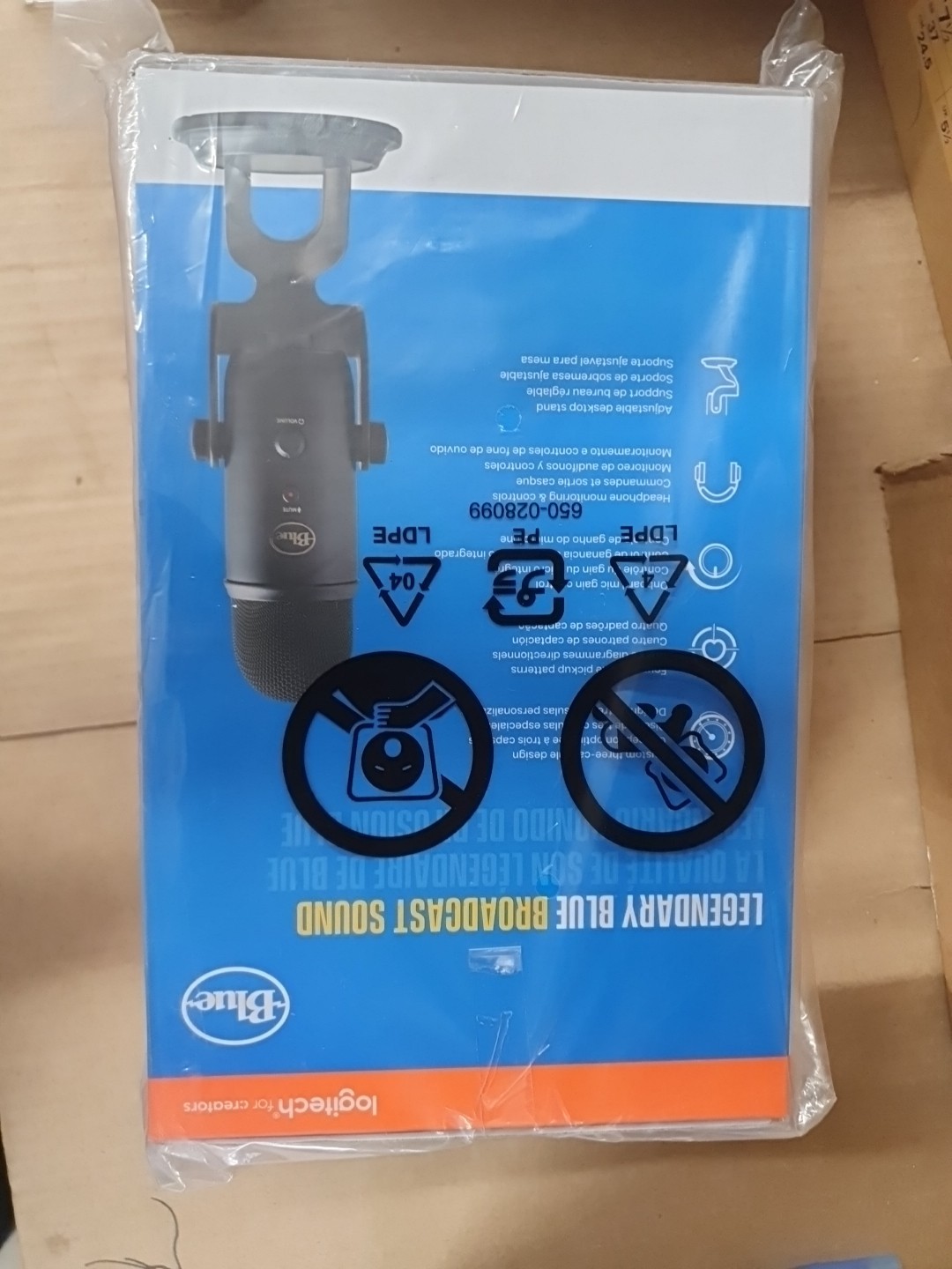 Blue Yeti Microphone Professional Multi-Pattern USB Condenser - Blackout