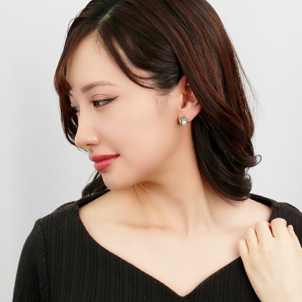 Dr MONROE Sterling Silver 925 Pearl Spider Stud Earring (Single)