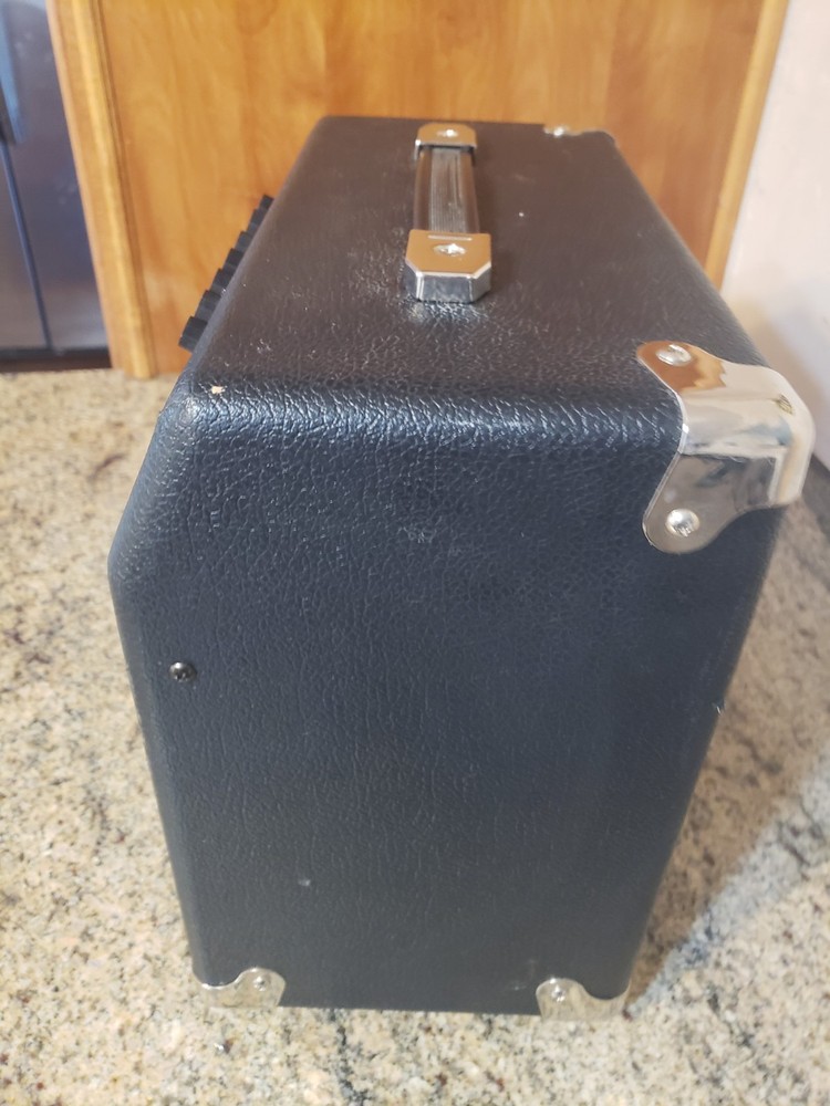 Fender Frontman 15R Amplifier Type PR 495