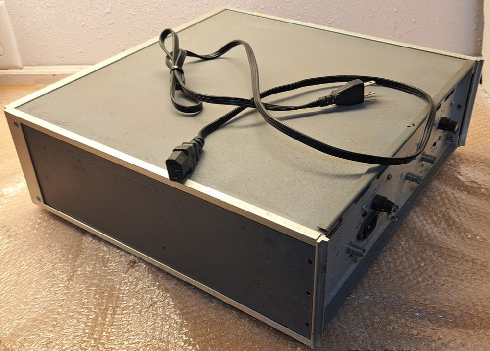 Krohn-Hite model 3343 Dual Channel, Solid State Variable Electronic Filter