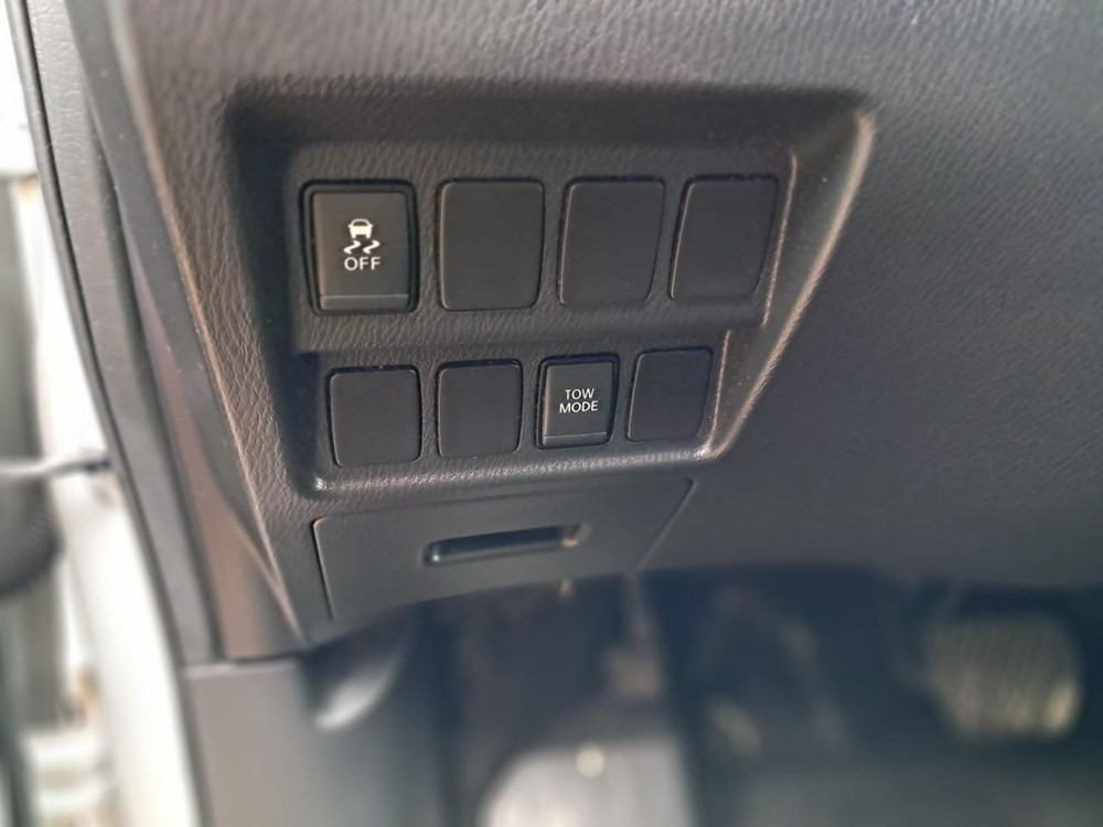 PATHFINDR 2017 Glove Box 5024428