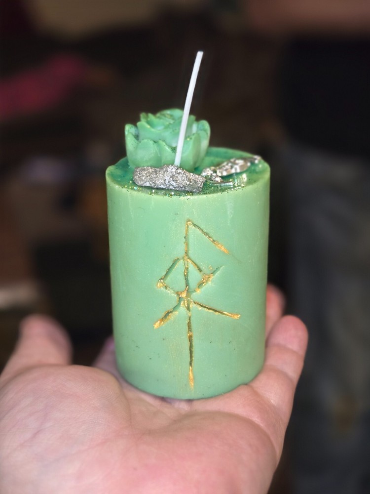 MEDIUM CUSTOM ALTER CANDLE FOR LOKI