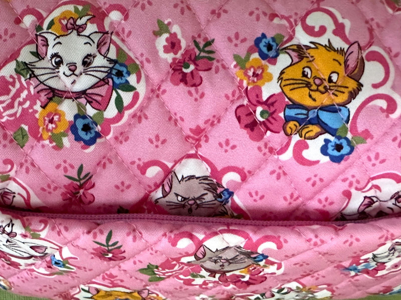 VERA BRADLEY DISNEY ARISTOCATS MEDIUM COSMETIC BAG CASE:NWT CATS