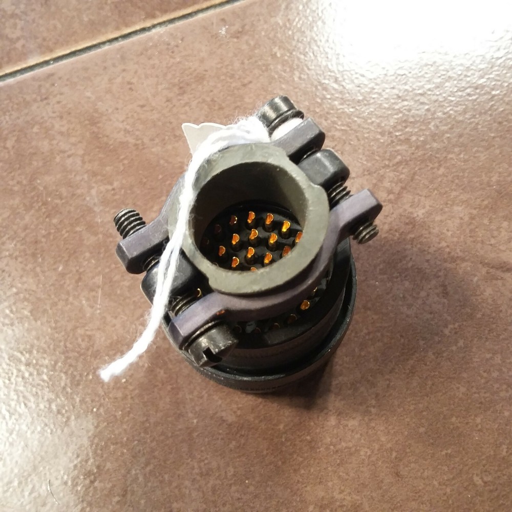 Bendix PT06A-20-41S Connector