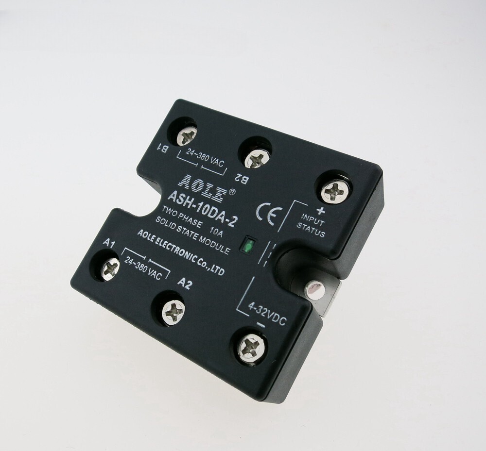 1pcs ASH-10DA-2 10A two-phase solid-state relay 4-32VDC controls 24-380VAC.