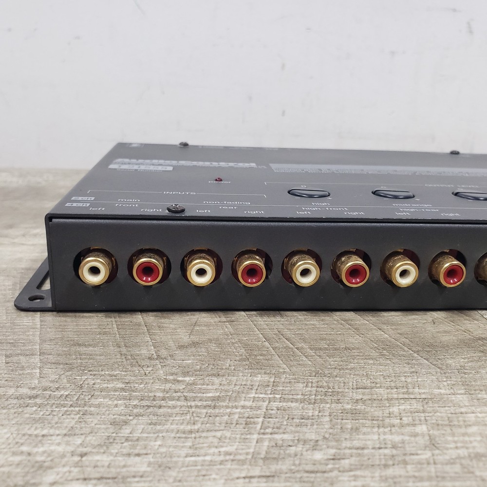 *SEE VIDEO* -Powers Up- AudioControl 4XS Programmable Electronic Crossover