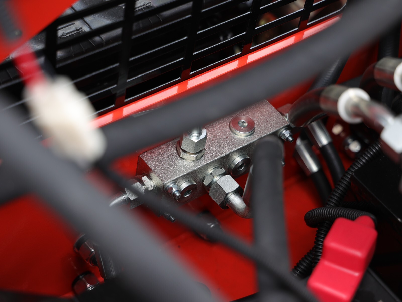 FREE SHIPPING NEW TYPHON STOMP 1,800lbs Mini Skid Steer 23HP Gas EPA Engine