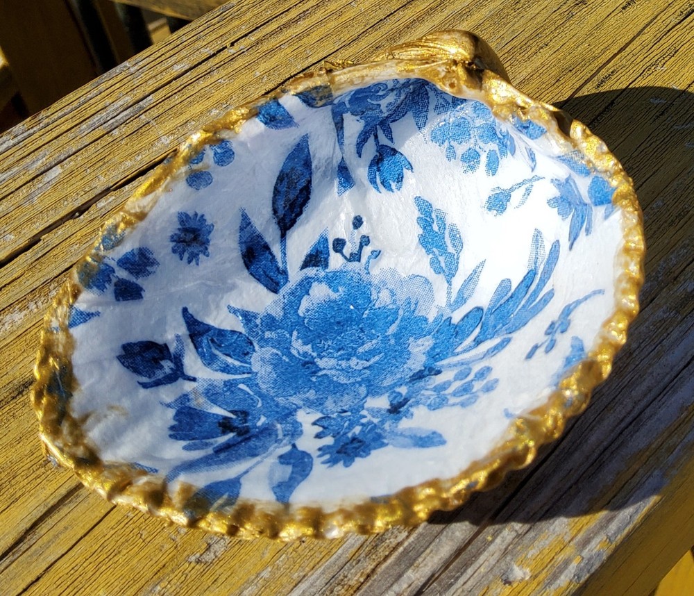 Decoupage ClamWin Shell - Handmade