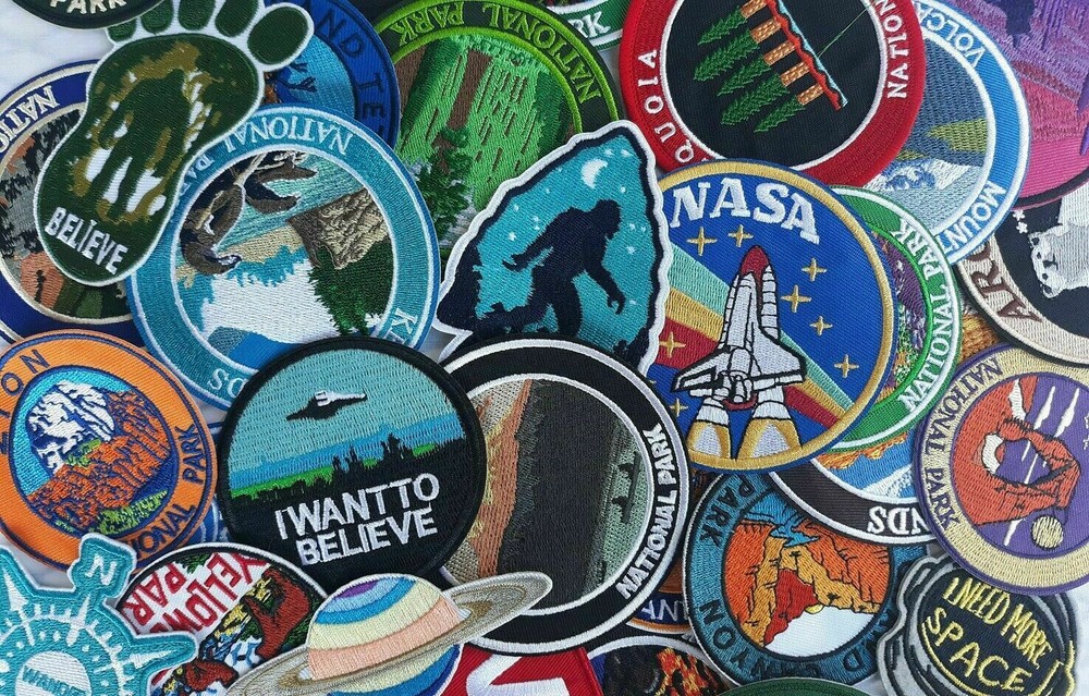 Alien Predator Retro Sci-Fi Patch - Iron-On Applique For Clothes, Space Horror