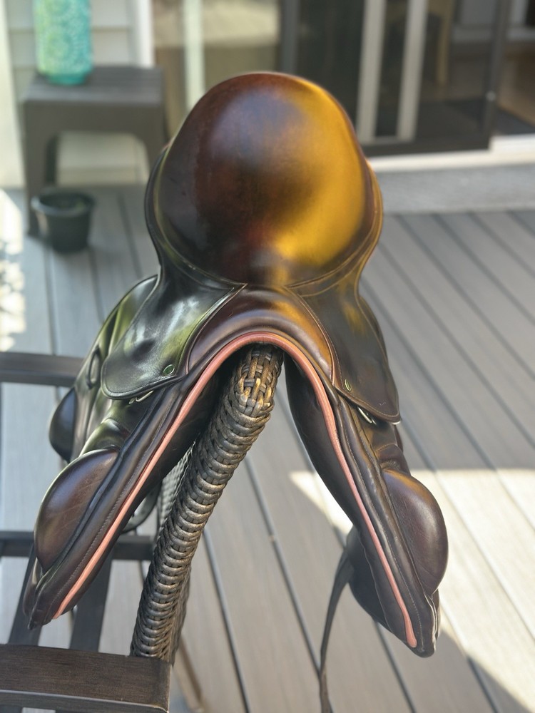 County Solution Jump Saddle 18 M SR