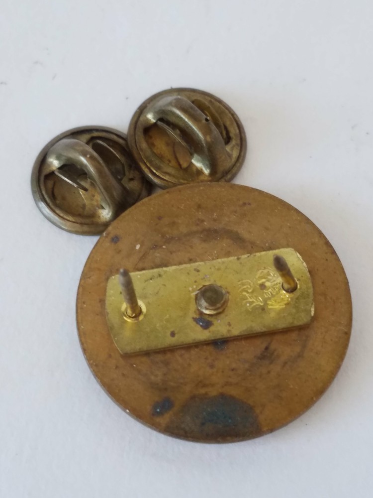 Gold Tone US Round Lapel Pin