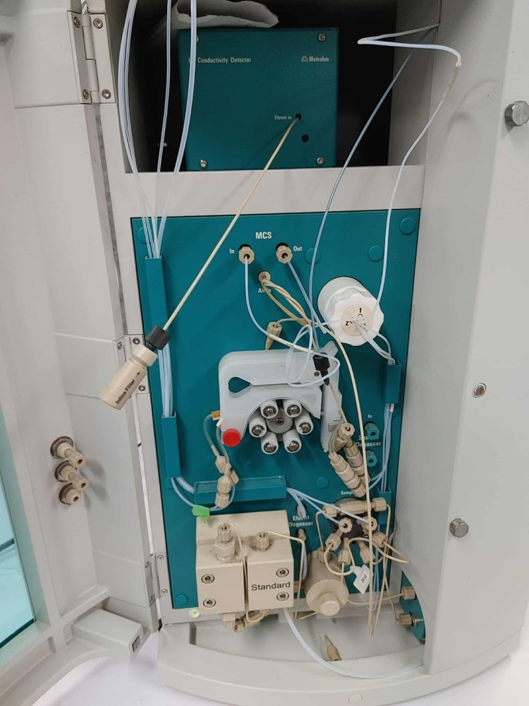 Metrohm 881 Compact IC Pro Ion Chromatography System with Conductivity Detector