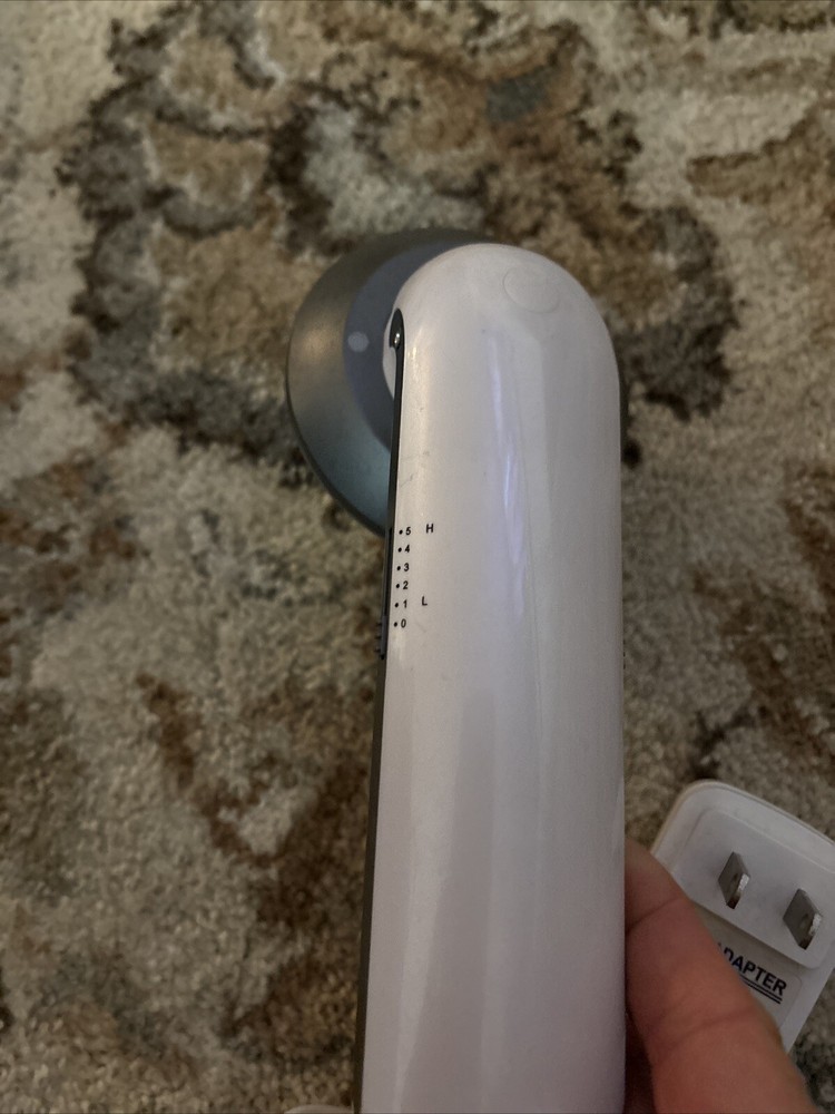 Inferated handheld utrasonic microcurrent machine White W/charger