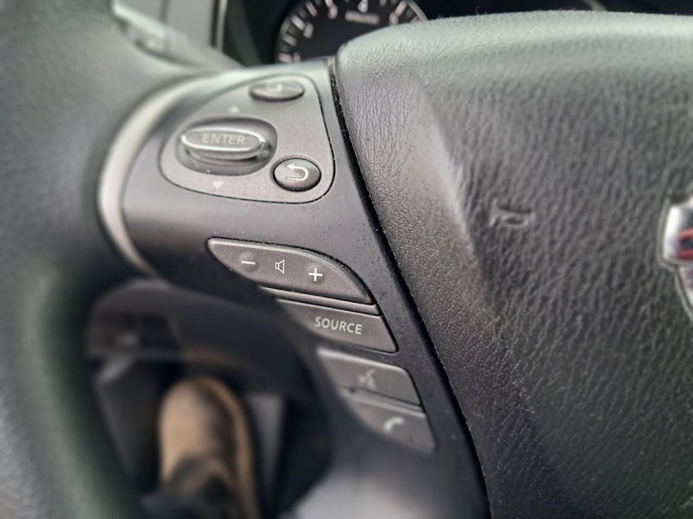 PATHFINDR 2017 Glove Box 5024428