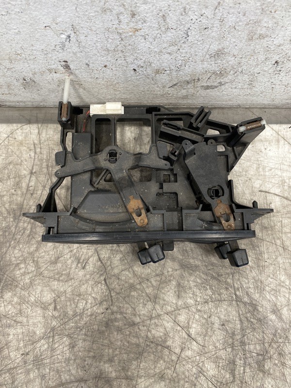Chevrolet W4500 Climate Control (718-11352)