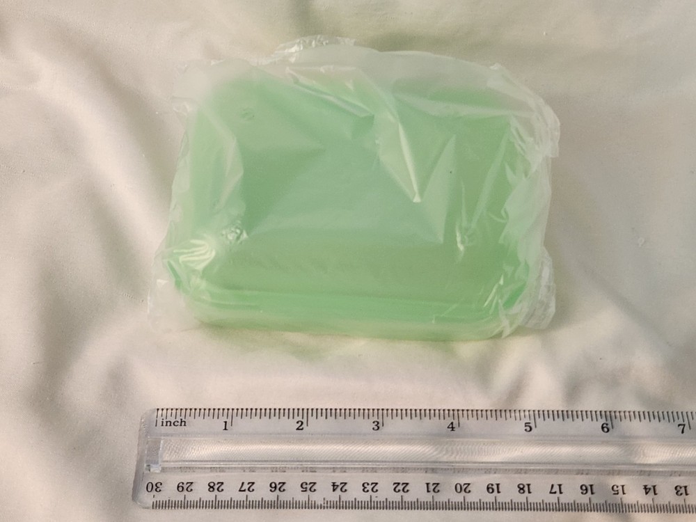 Green Clam Shell Container Vintage Tupperware 2801B-4