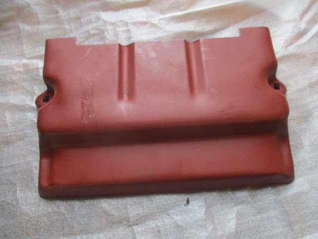 New 530 570 630 gas battery cover G30268 Case Tractor part