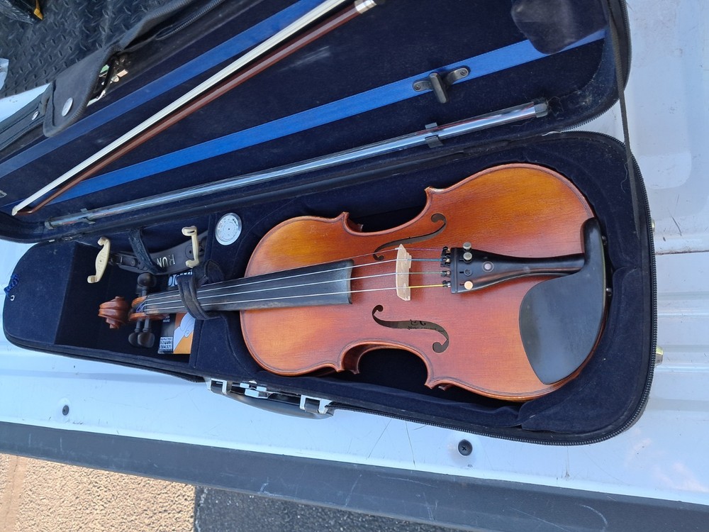 Amati Fine Instruments Violin Model AFV-017 4/4