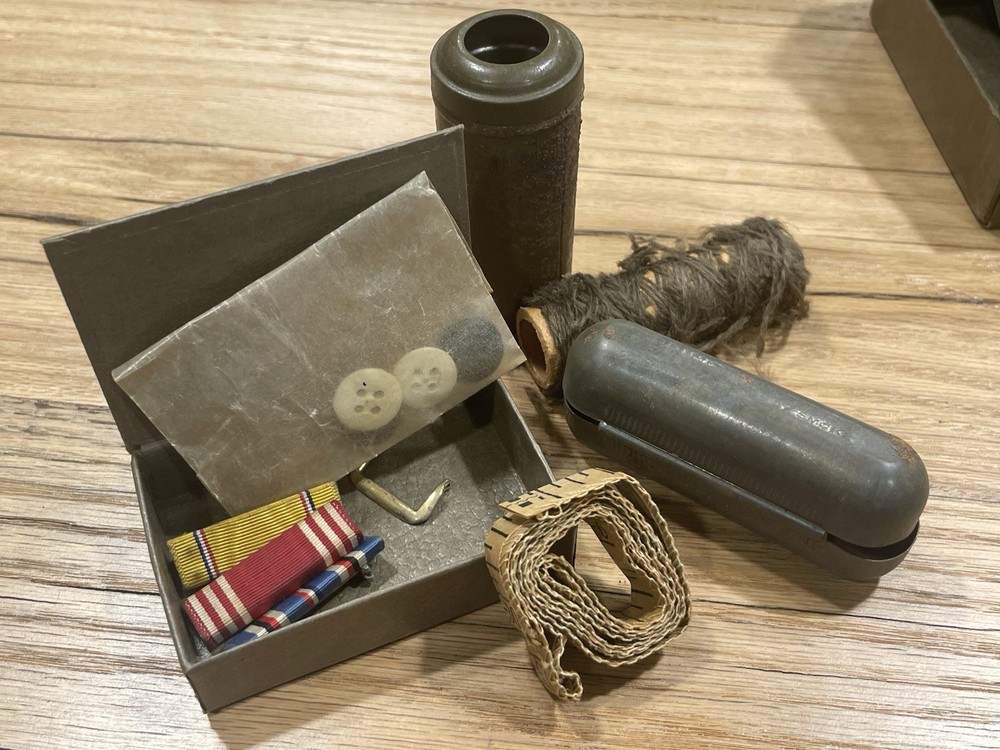 WW2 ERA US Army Sewing Kit Buttons Thread Thimble & Ribbons