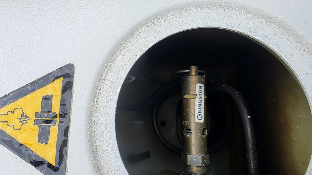 Tuttnauer ValueKlave Manual Autoclave