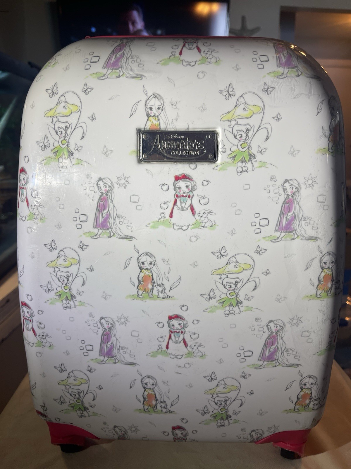 Disney Store Princess Animator Collection Hard-Side Carryon Rolling Luggage Pink