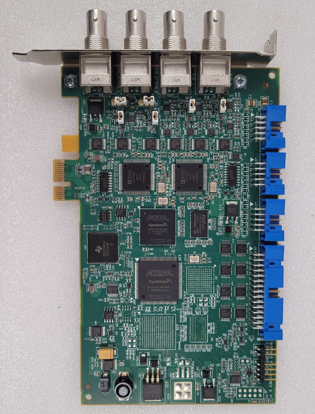 Matrox Y7272-01 REV_A MOR2VDE/84* industrial capture card