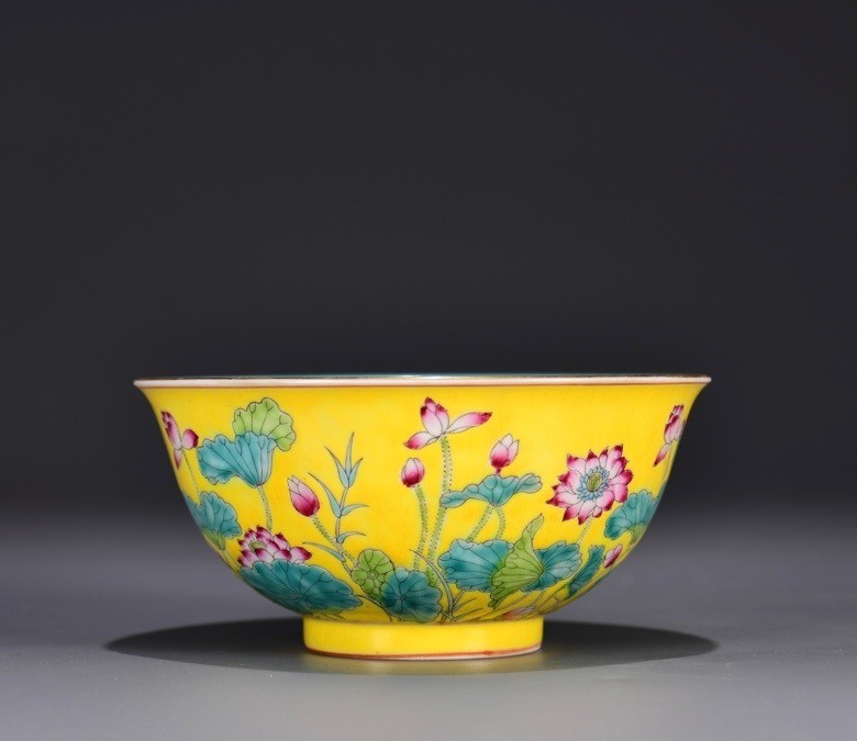 5.9'' Qianlong Marked Enamel Colour Porcelain lotus flower pattern Bowl Bowls