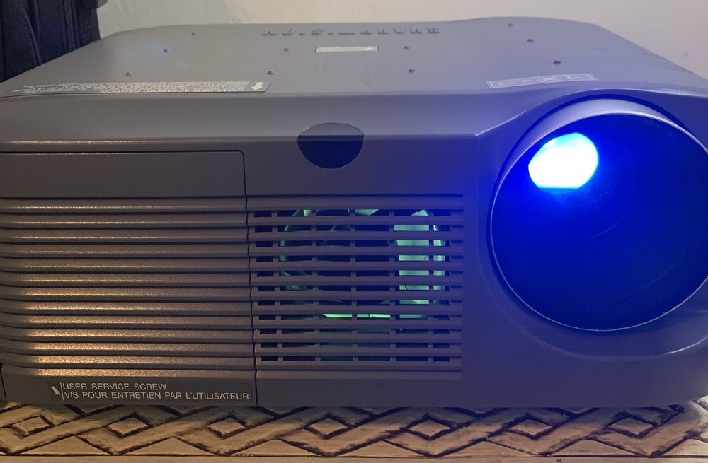 Vtg SHARP Vision LCD Conference/Home Projector XG-E69OU  TESTED W/Case Cords DC