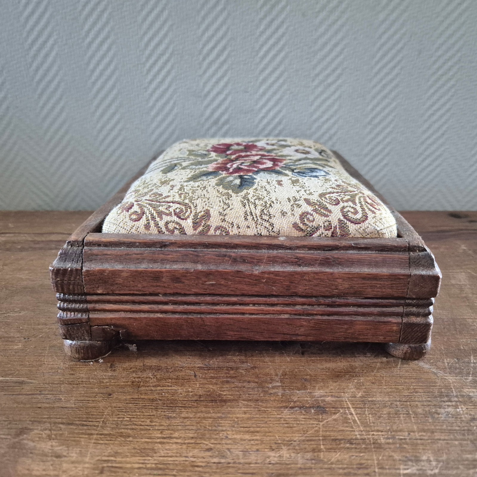 Vintage Footstool, Bed Staircase, Footrest, Pouf, Footlift, Sofa