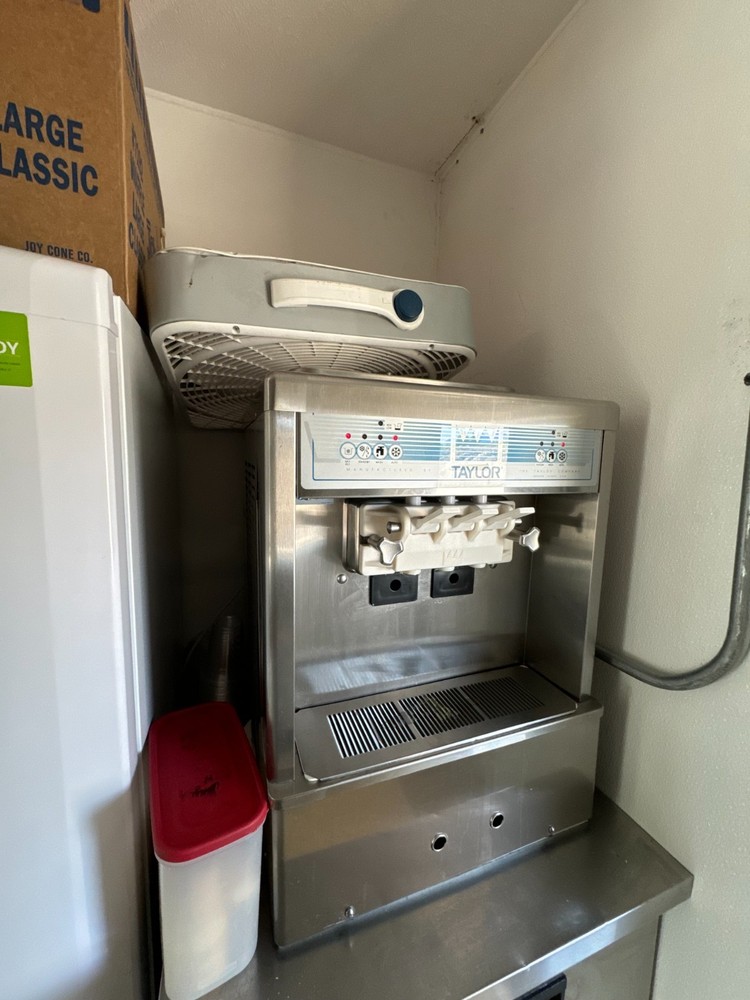 commercial soft serve ice cream machine