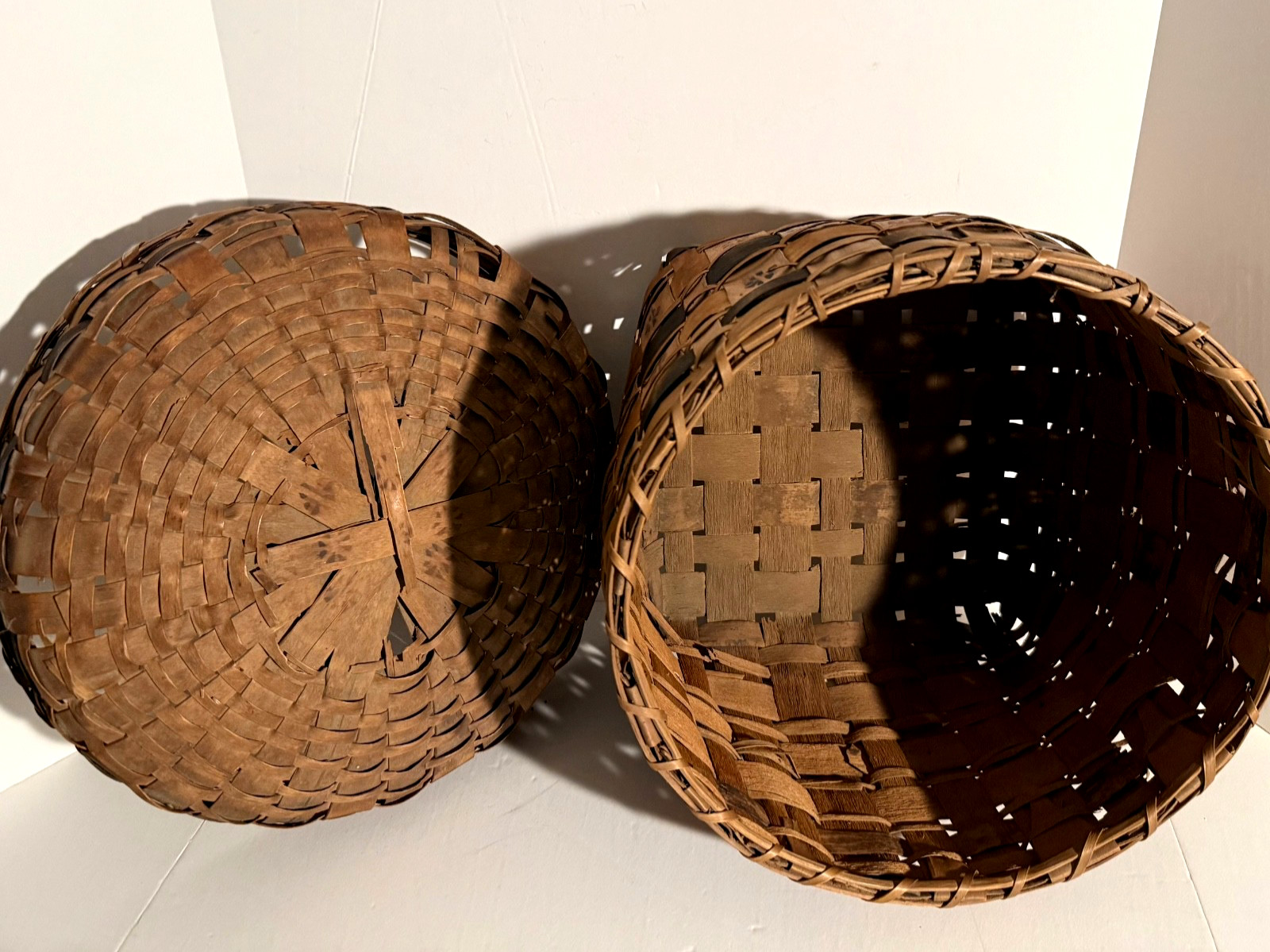 LARGE 19TH C 15” NORTHEASTERN, POSSIBLY CT MOHEGAN, POTATO STAMP COVERED BASKET