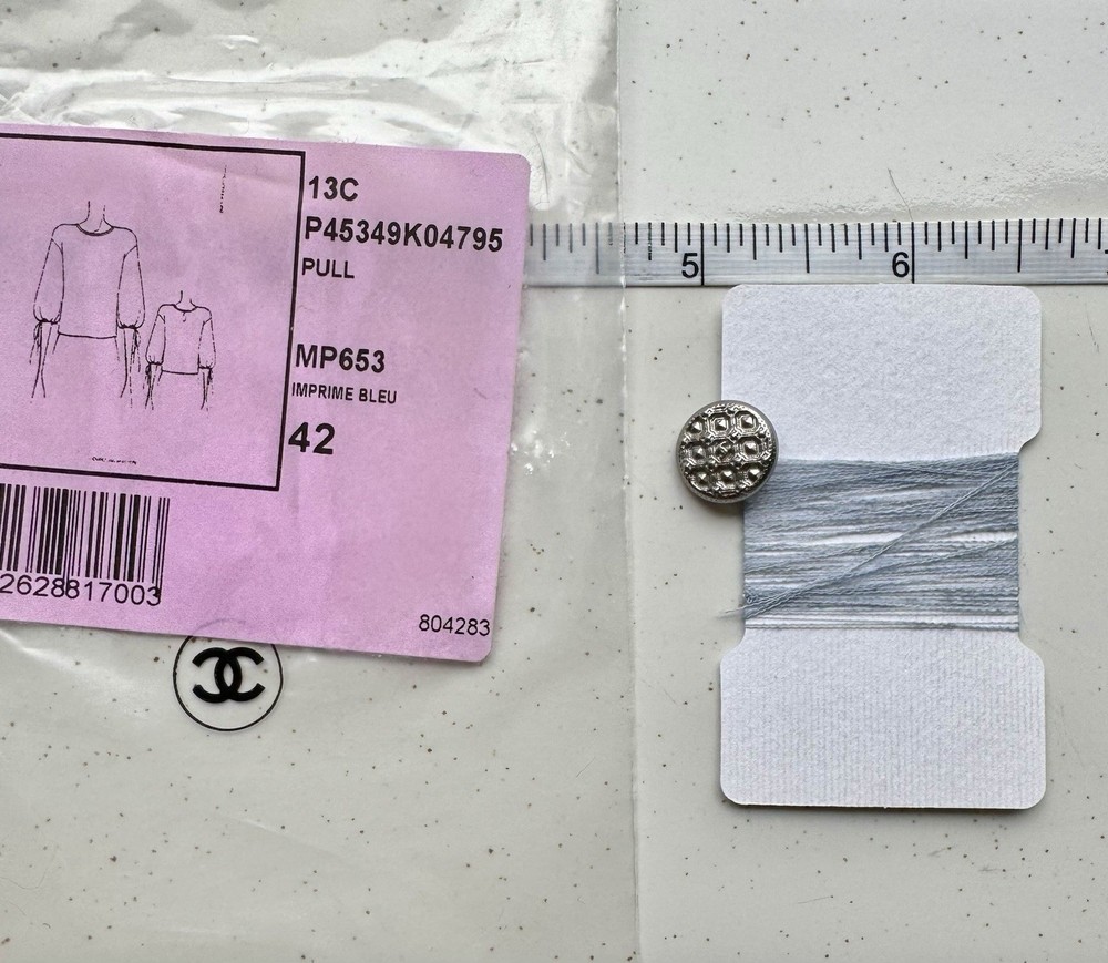 CHANEL Button & Thread, Authentic from Boutique, MP653 Imprime Bleu