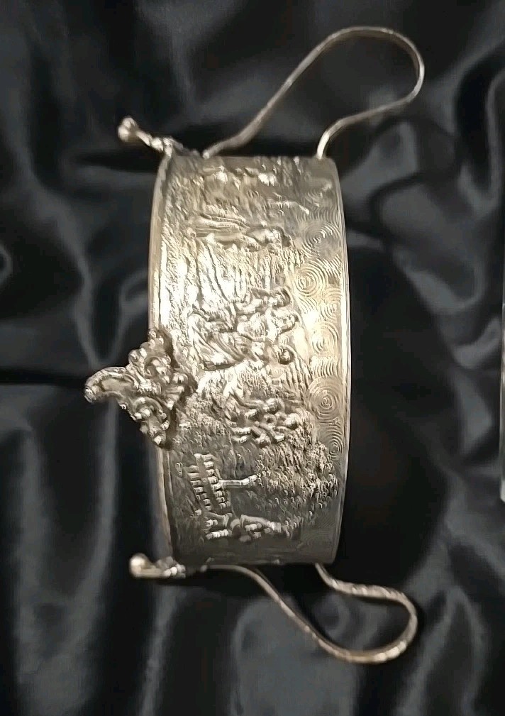 Vintage Hollandware Ornate Repousse./ Sugar Bowl.