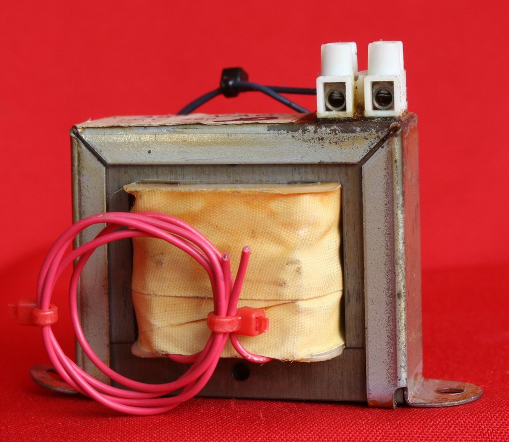 TRANSFORMER, SMALL, COMPACT, REDUCES 480 VAC DOWN TO 24 VAC