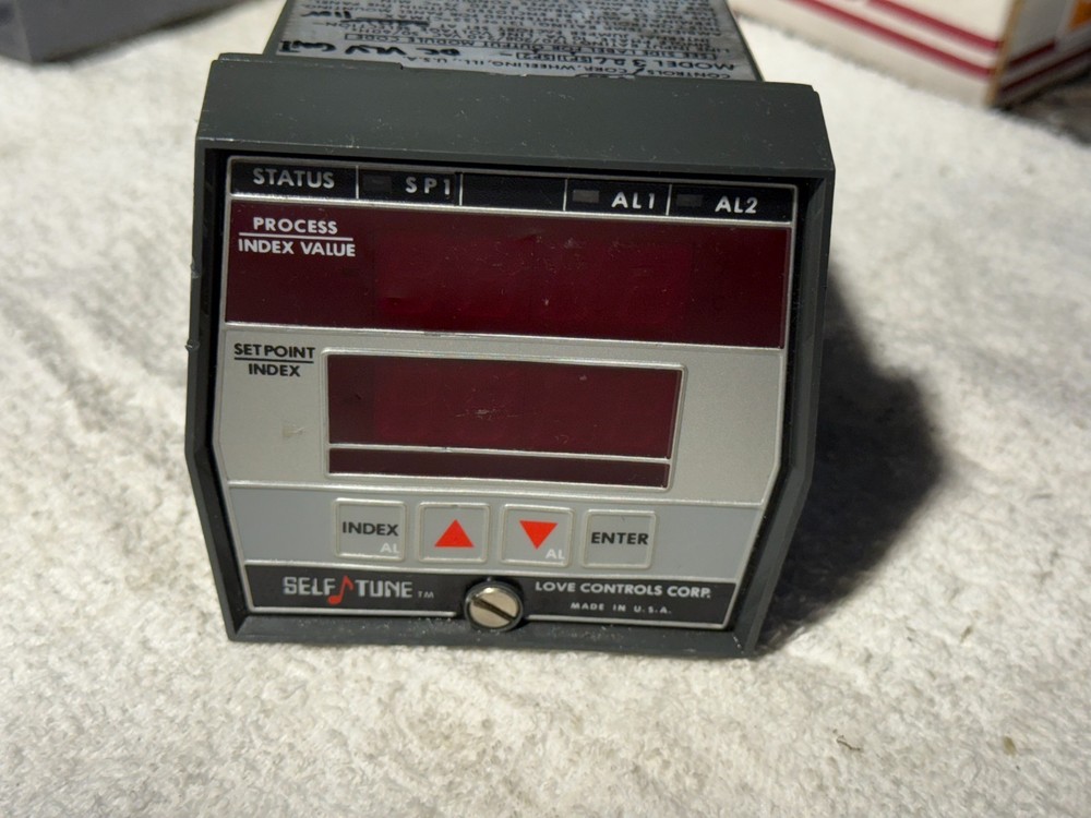 Love Controls Self Tune Process Meter 321-3308-140 NON-ISOL Current Controller