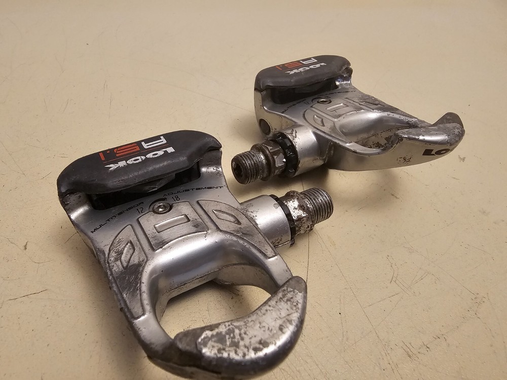 Look A5.1 Clipless Bicycle Pedals...9/16"...Road Bike...