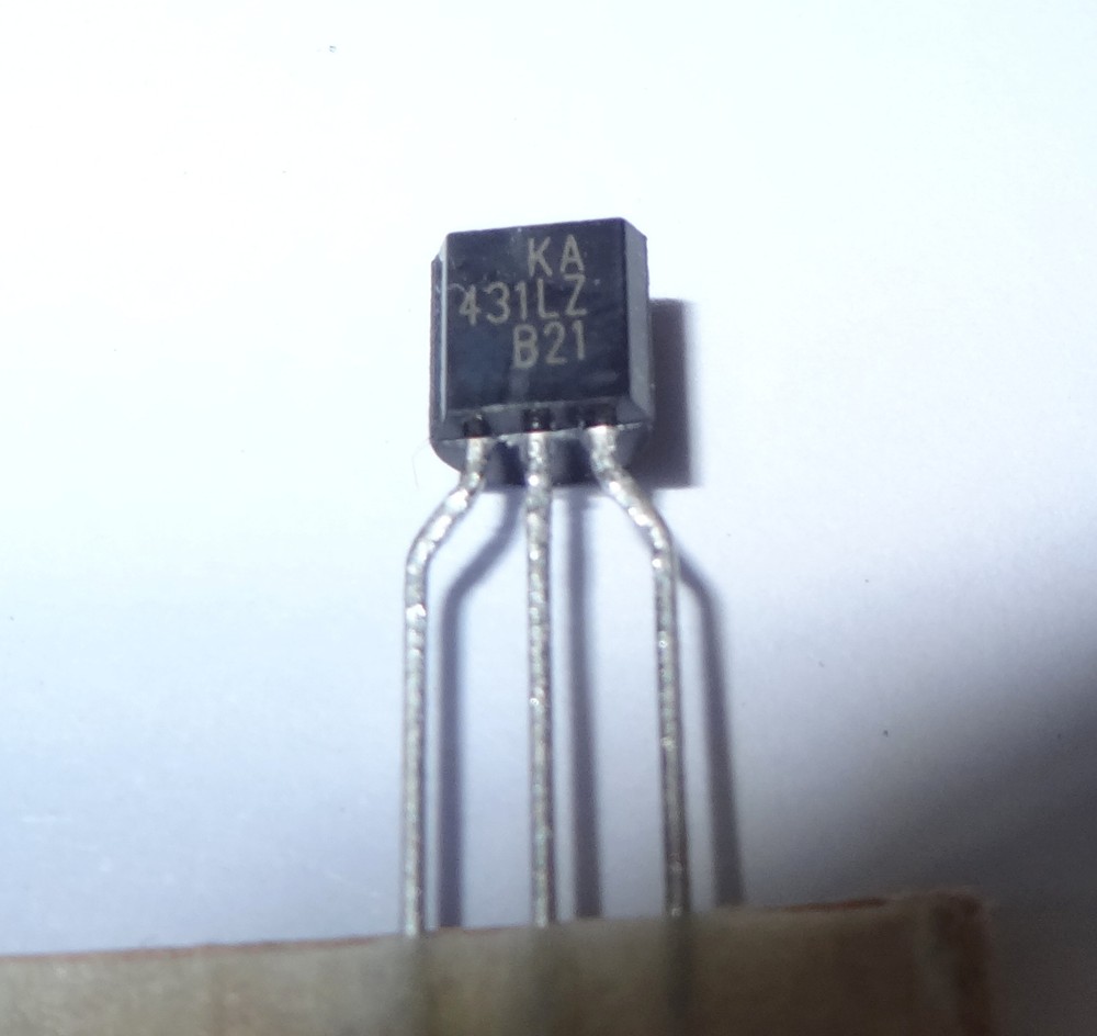 2 pcs KA431LZTA, 2.5V  0.5% Programmable shunt regulator/voltage ref, TO92