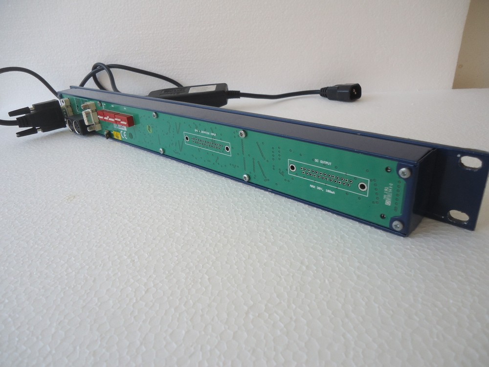 NETWORK VIKINX 1U CONTROL PANEL 32-ProS INCLUDING UNIVERSAL POWER SUPPLY