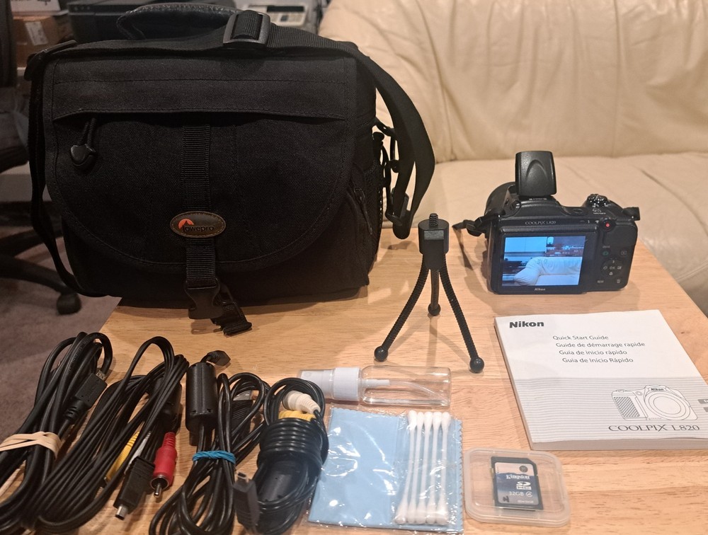 Nikon Coolpix L820 digital camera
